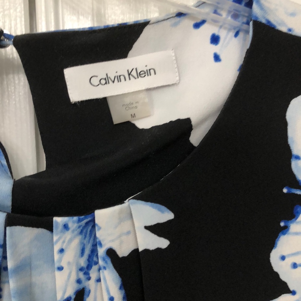 Calvin Klein top - Picture 2 of 5